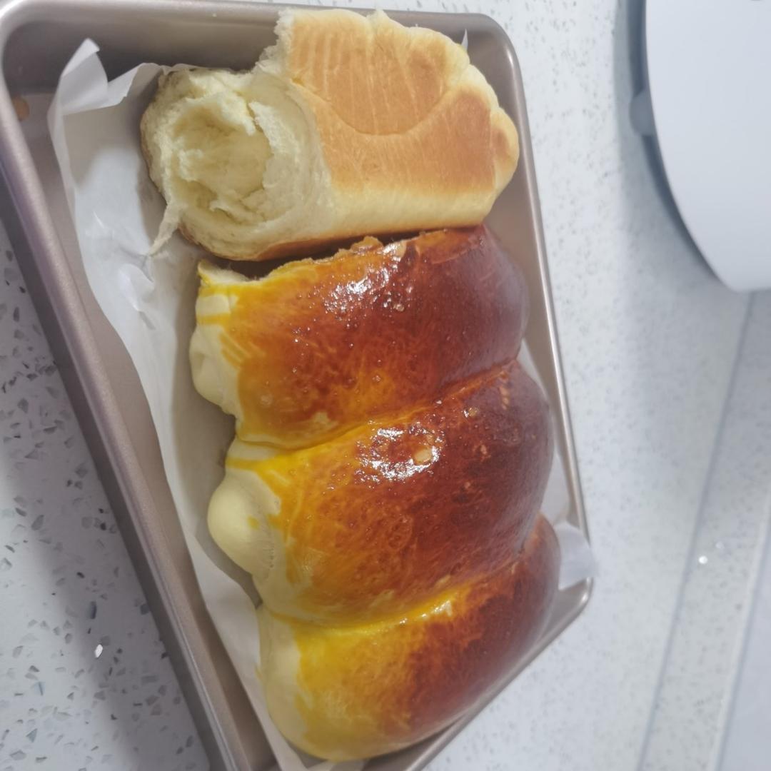 用烤箱自己做面包--手工牛奶吐司面包