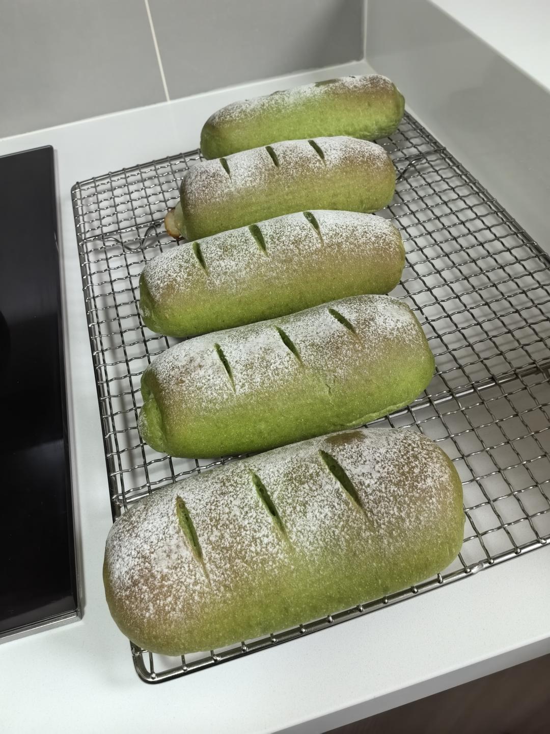 香肠包爱好者｜菠菜玉米香肠面包