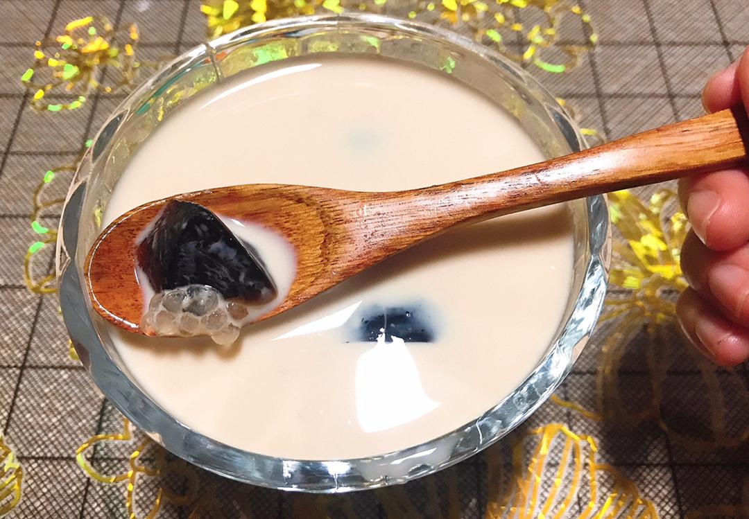 烧仙草蜜红豆奶茶