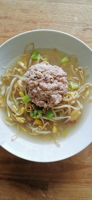 健脾祛湿的黄豆芽肉饼汤的做法 步骤6
