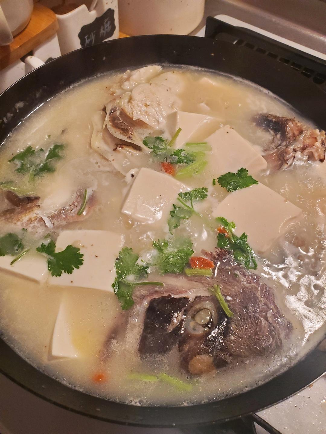 鱼头豆腐汤