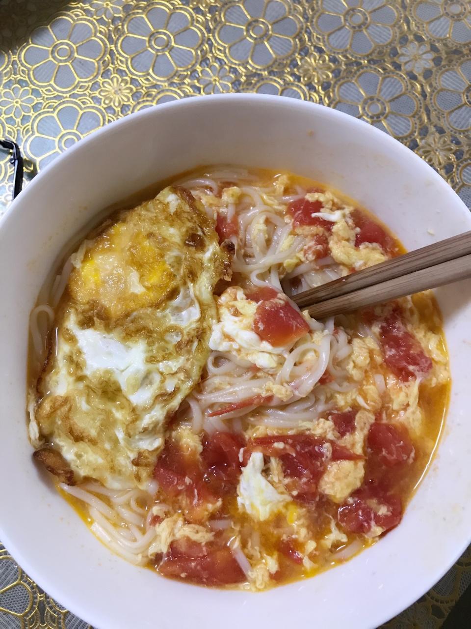 佐铒做的西红柿鸡蛋面