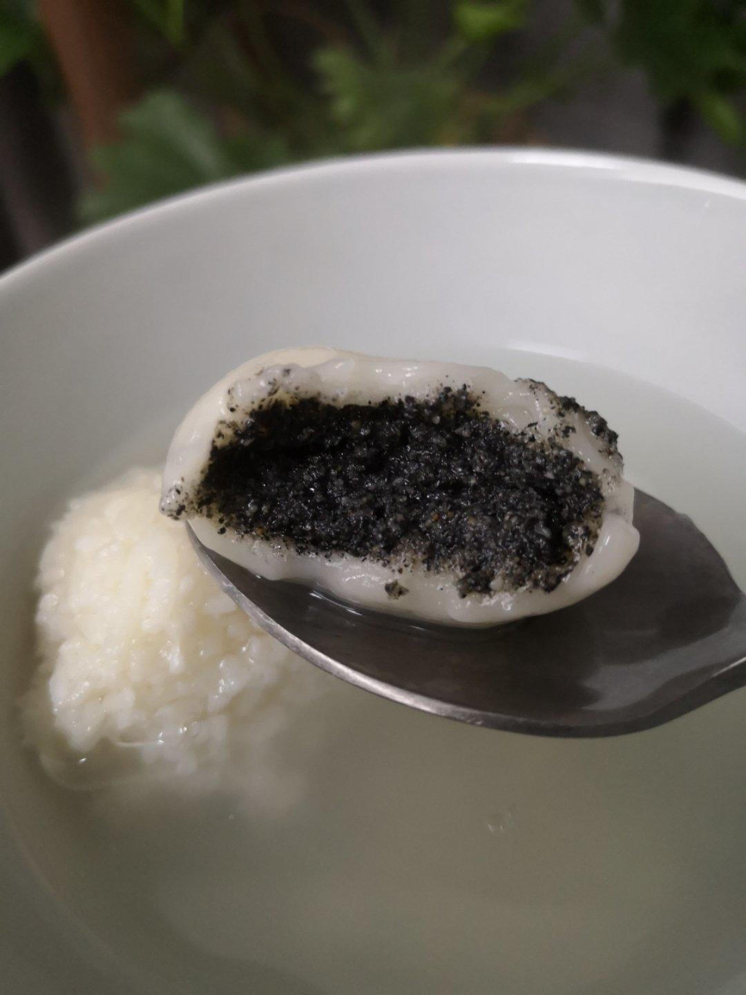 黑芝麻汤圆【新手不失败的不甜齁不油腻的汤圆】