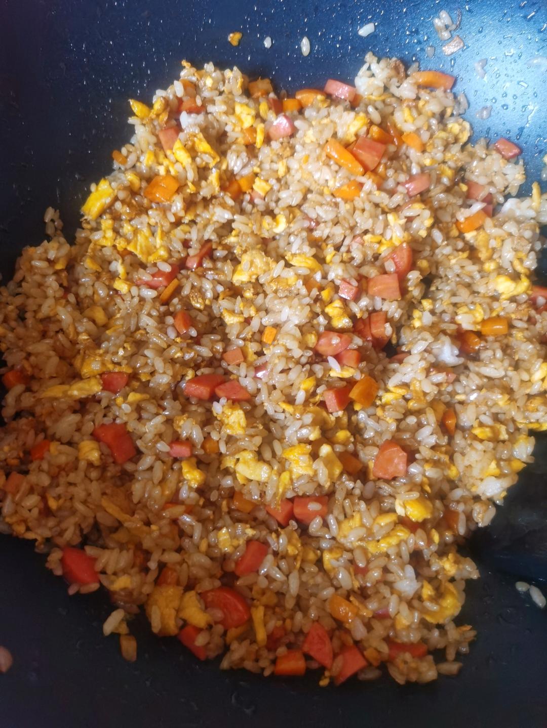 好吃到停不下来的酱油蛋炒饭