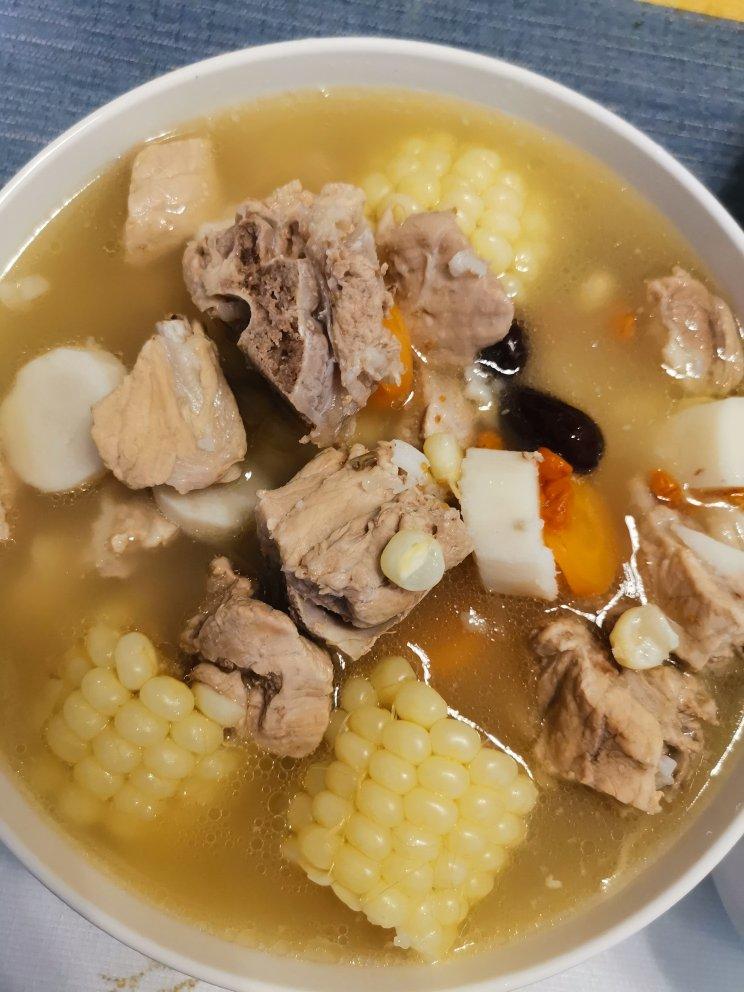 连吃三碗的玉米山药排骨汤