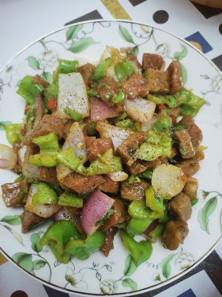 黑椒配牛肉这么好吃，当然是天生一对！——黑椒牛肉粒