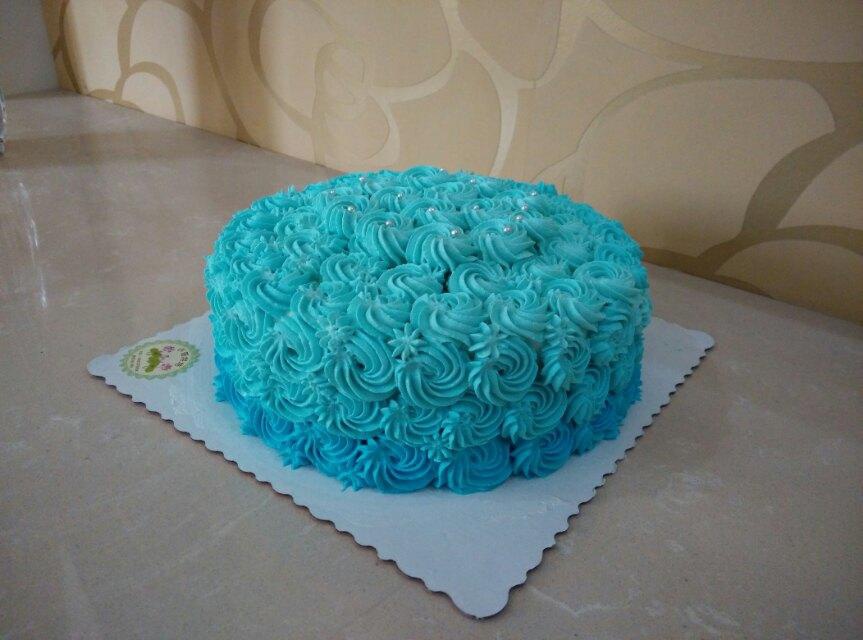 鲜奶油草莓蛋糕