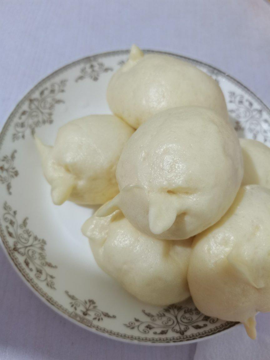 松软香甜的奶黄包，很快就可以搞定。