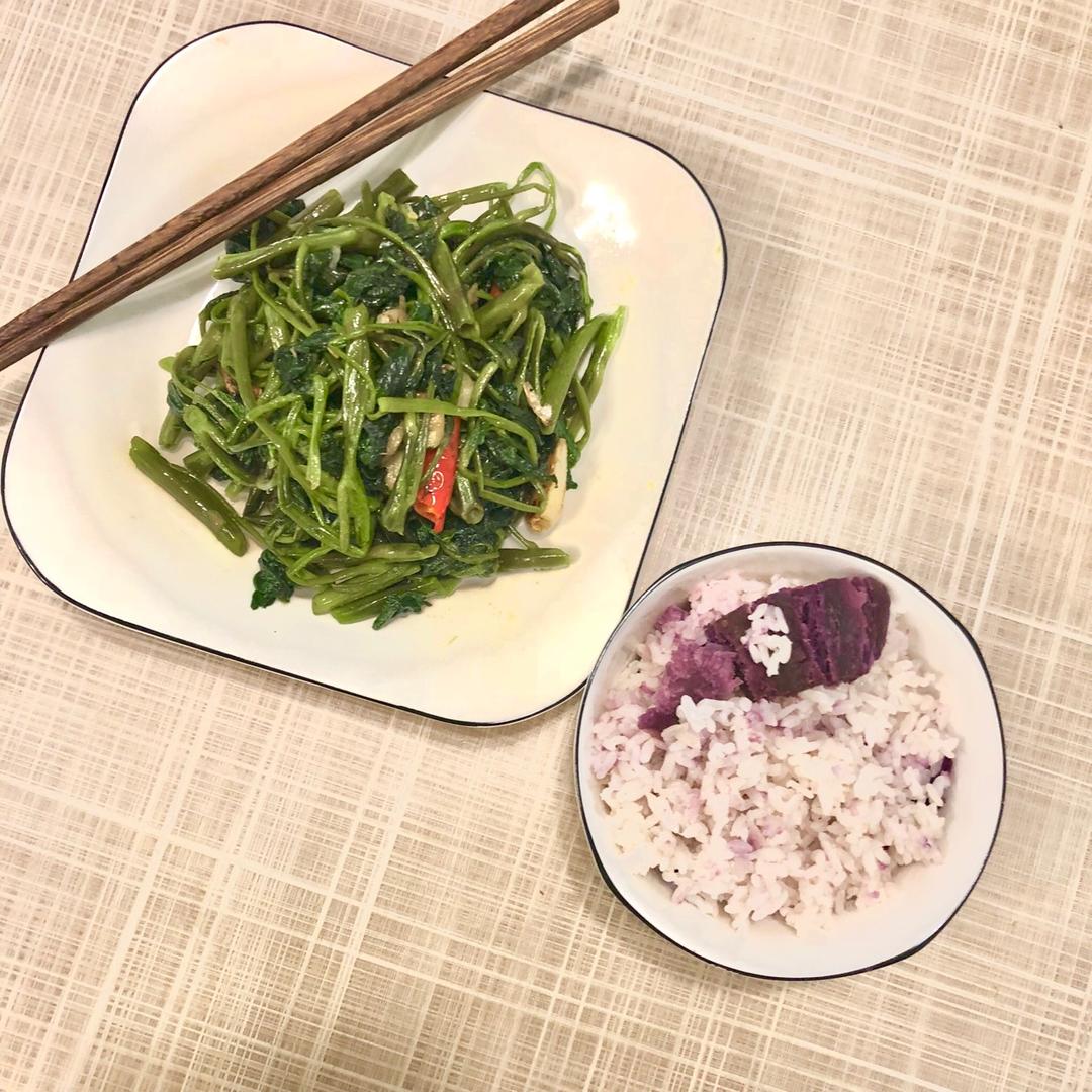 炝炒空心菜（不黑的秘密）
