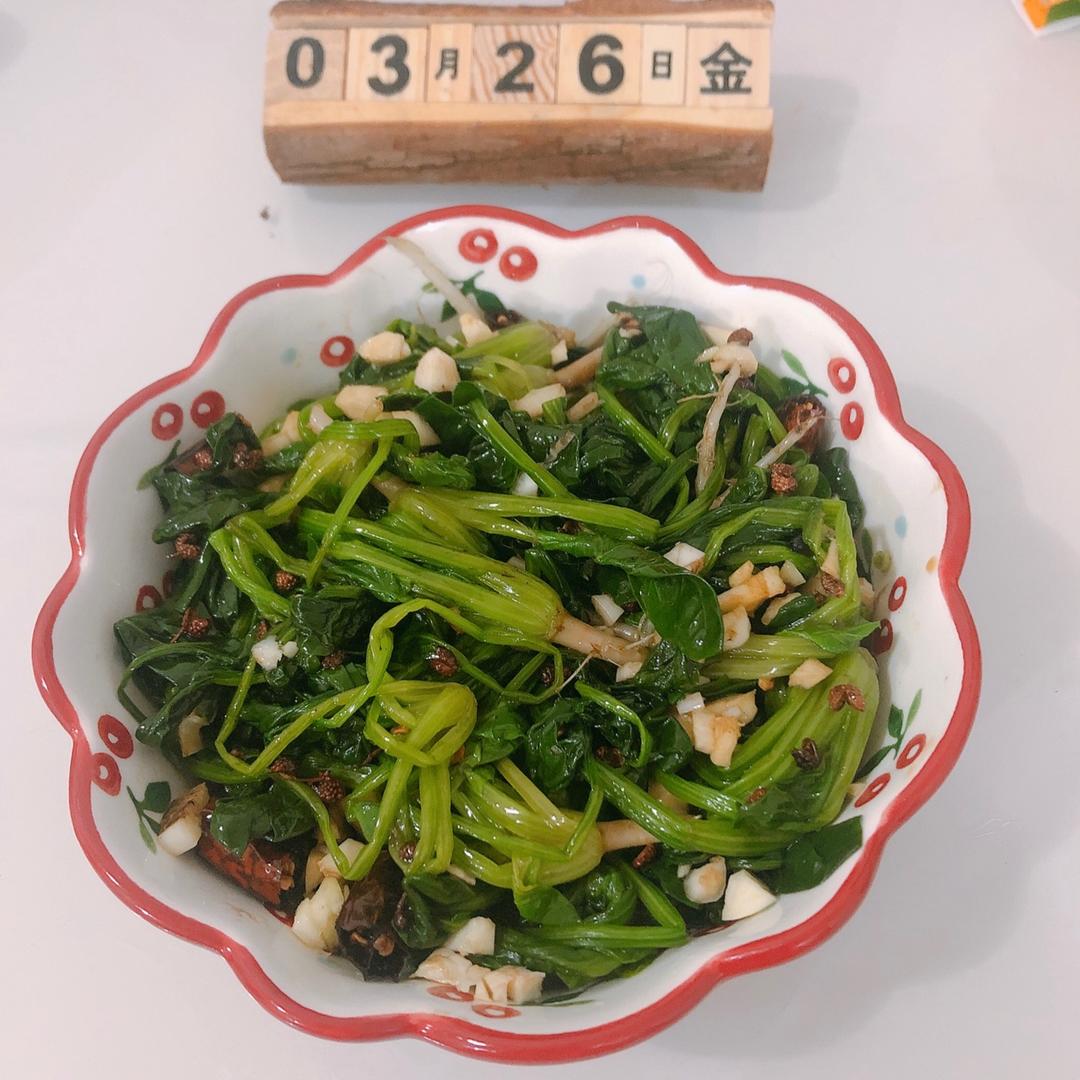 凉拌菠菜(家传秘方)