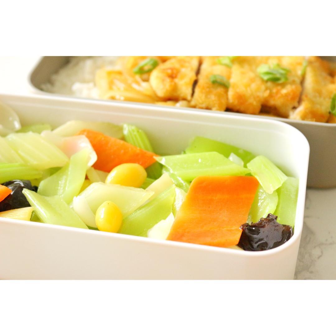 【食材包操作说明】西芹百合什锦炒