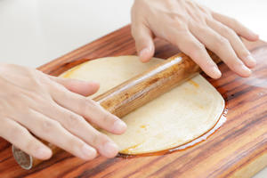 饺子皮酱香饼的做法 步骤9