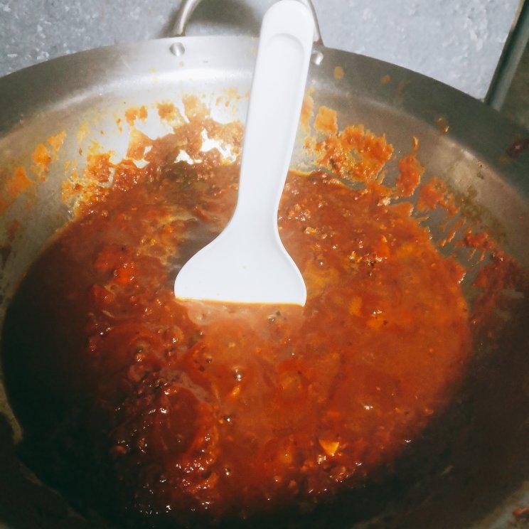 熬一锅意式肉酱，做尽你爱的美食。千层面~披萨~意面~咸派~you name it!