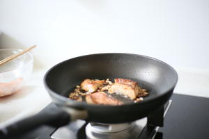 【山姆厨房】香煎冰岛红鱼配盐烤秋葵的做法 步骤7