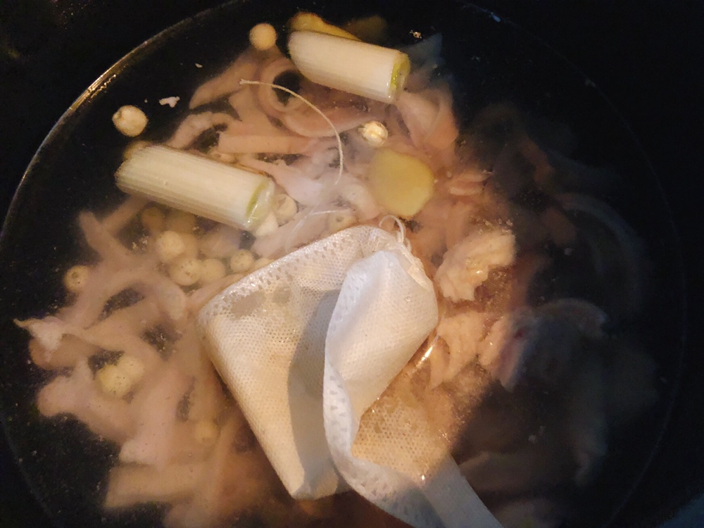 养胃莲子猪肚汤的做法 步骤23