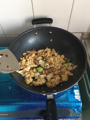 鸡肉火腿青椒鸡蛋炒饭的做法 步骤5