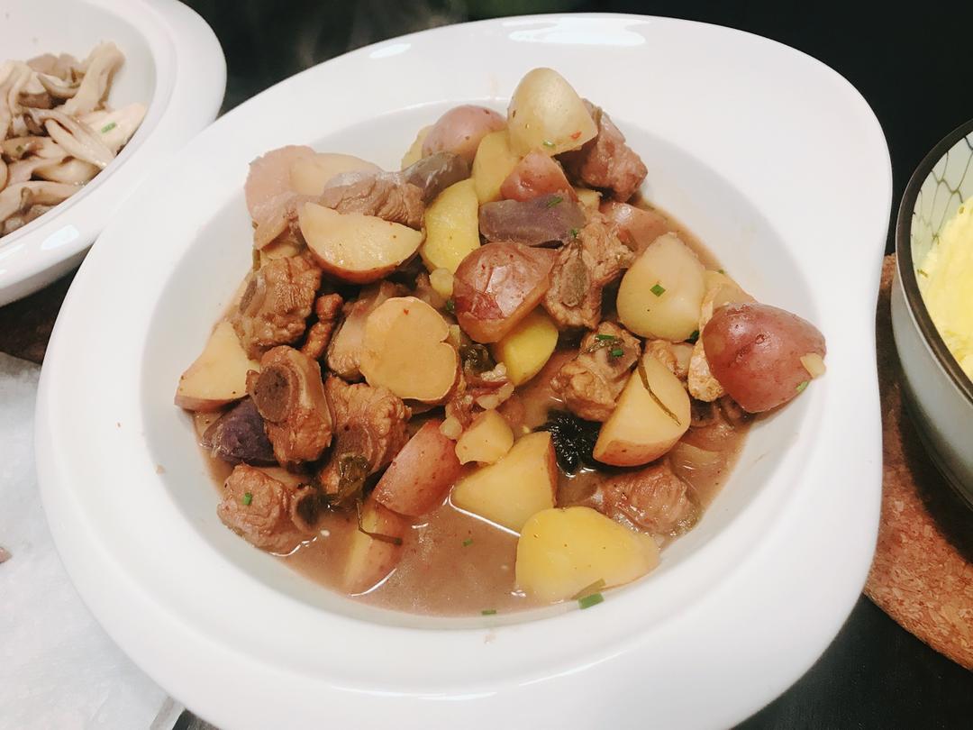 土豆焖排骨(广式）