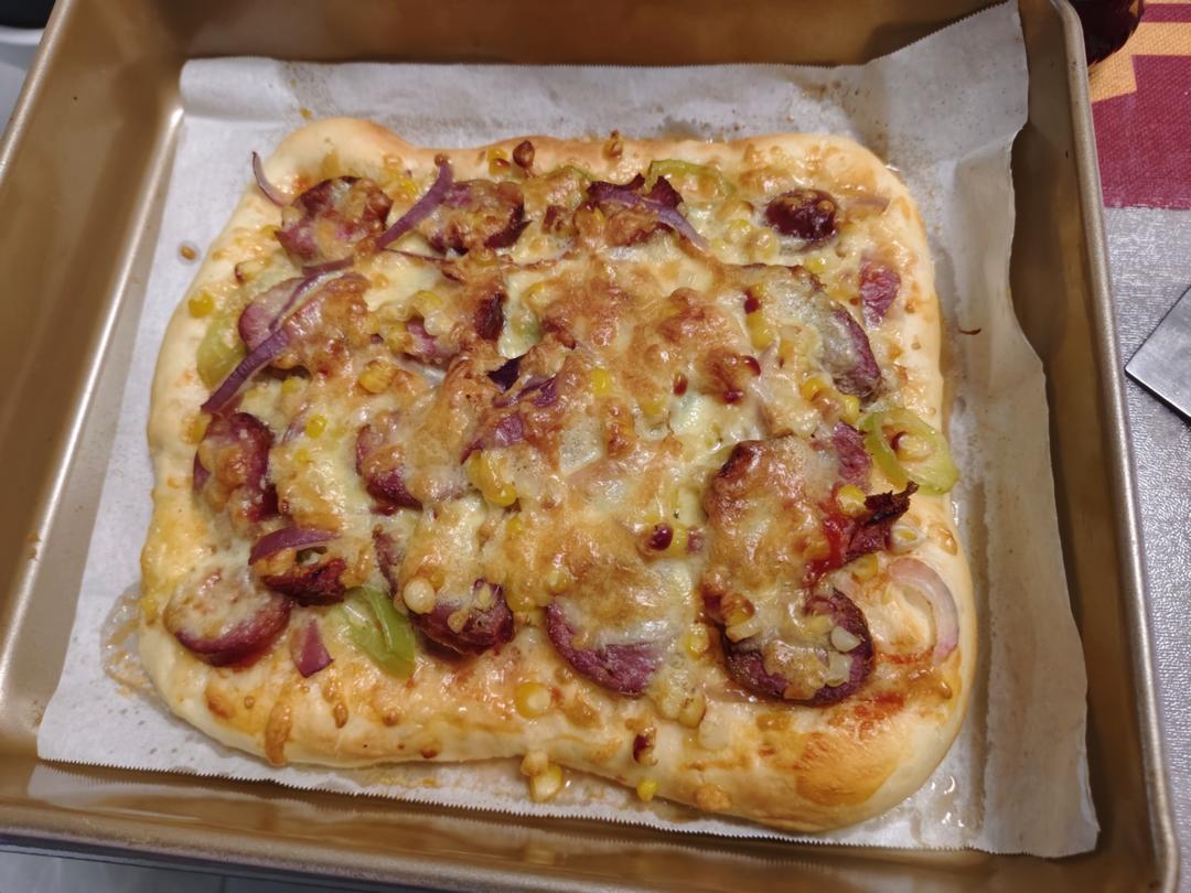 含宣软饼皮做法、自己在家也能做出馅料十足、超拉丝的美味诱人披萨