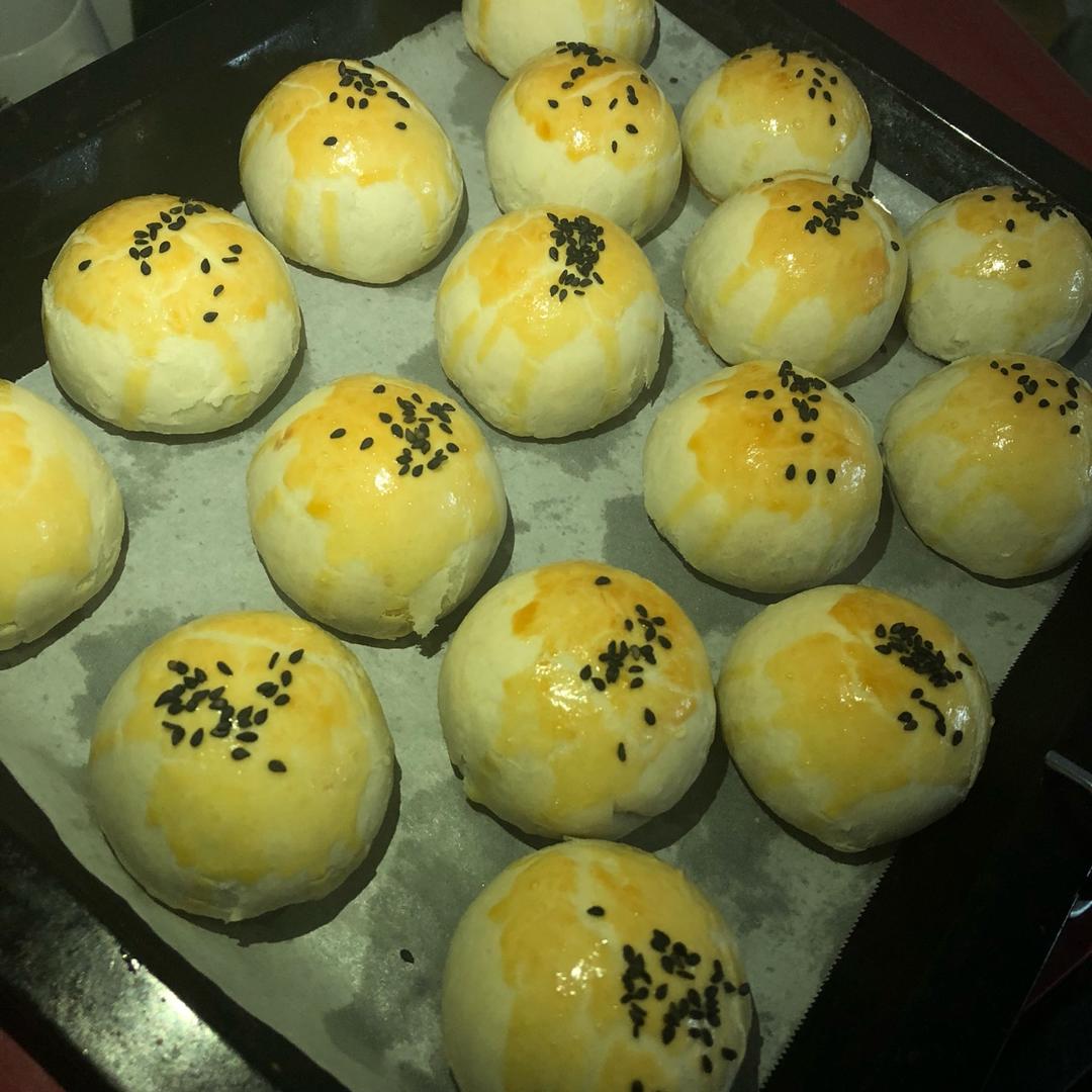 蛋黄酥