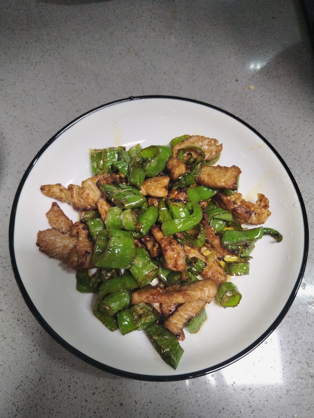 下饭神器👉青椒炒肉