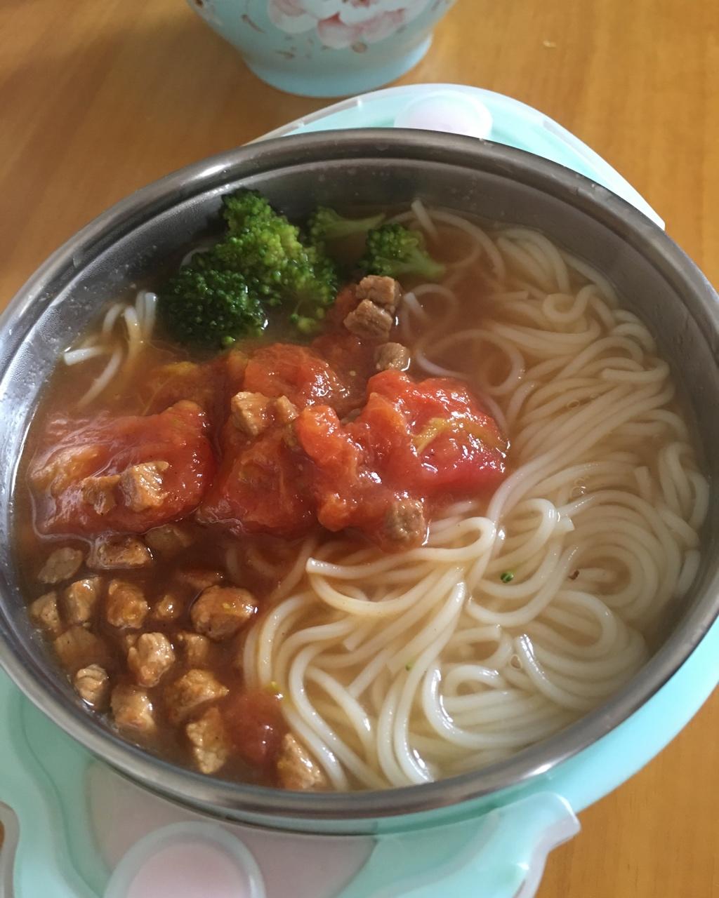 宝红中做的番茄牛肉面