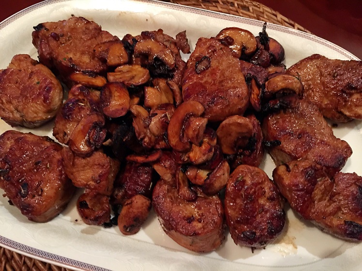 洋葱碎口蘑煎梅条肉