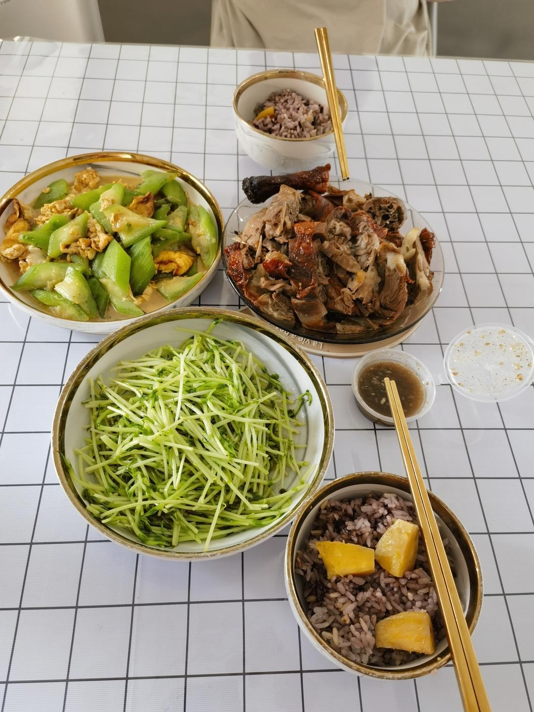 午餐•2026年5月1日