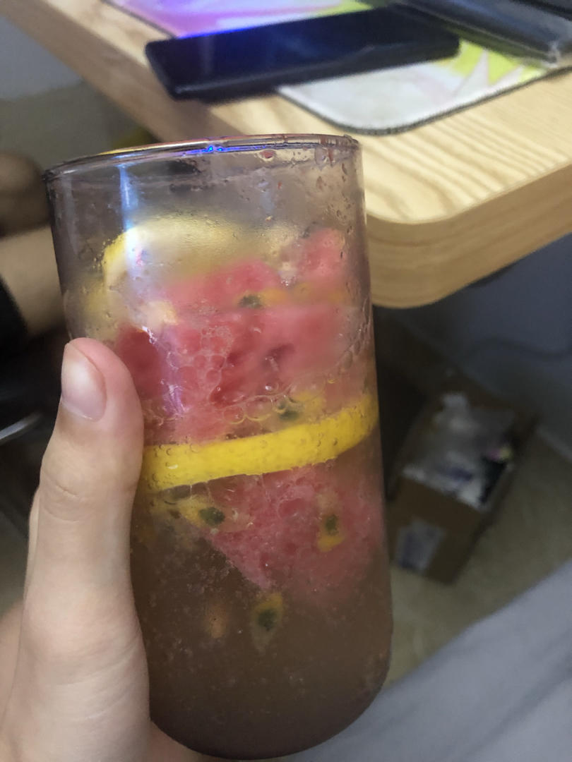 冷饮--百香果柠檬苏打水