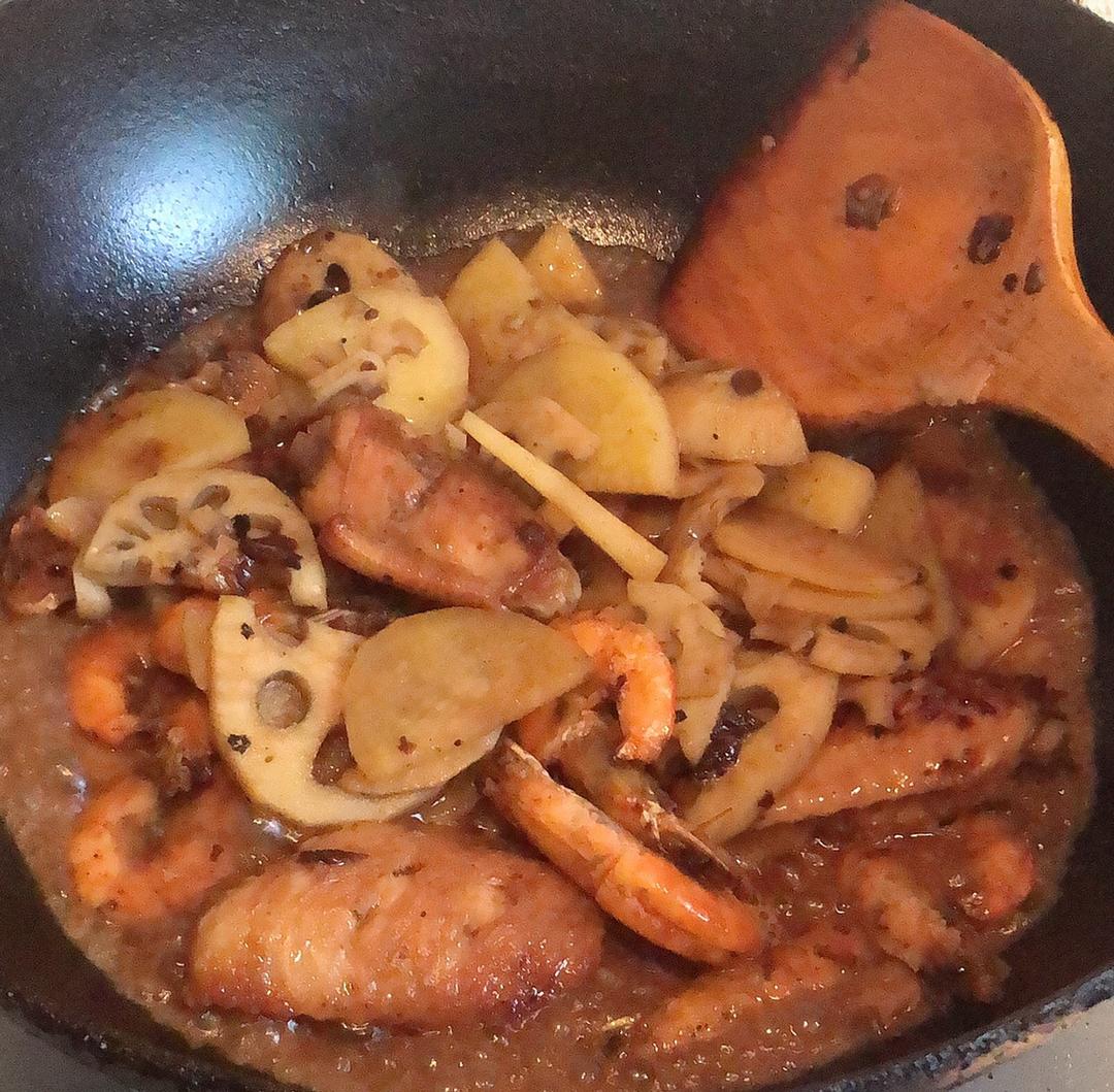 三汁焖锅（排骨鸡翅虾）