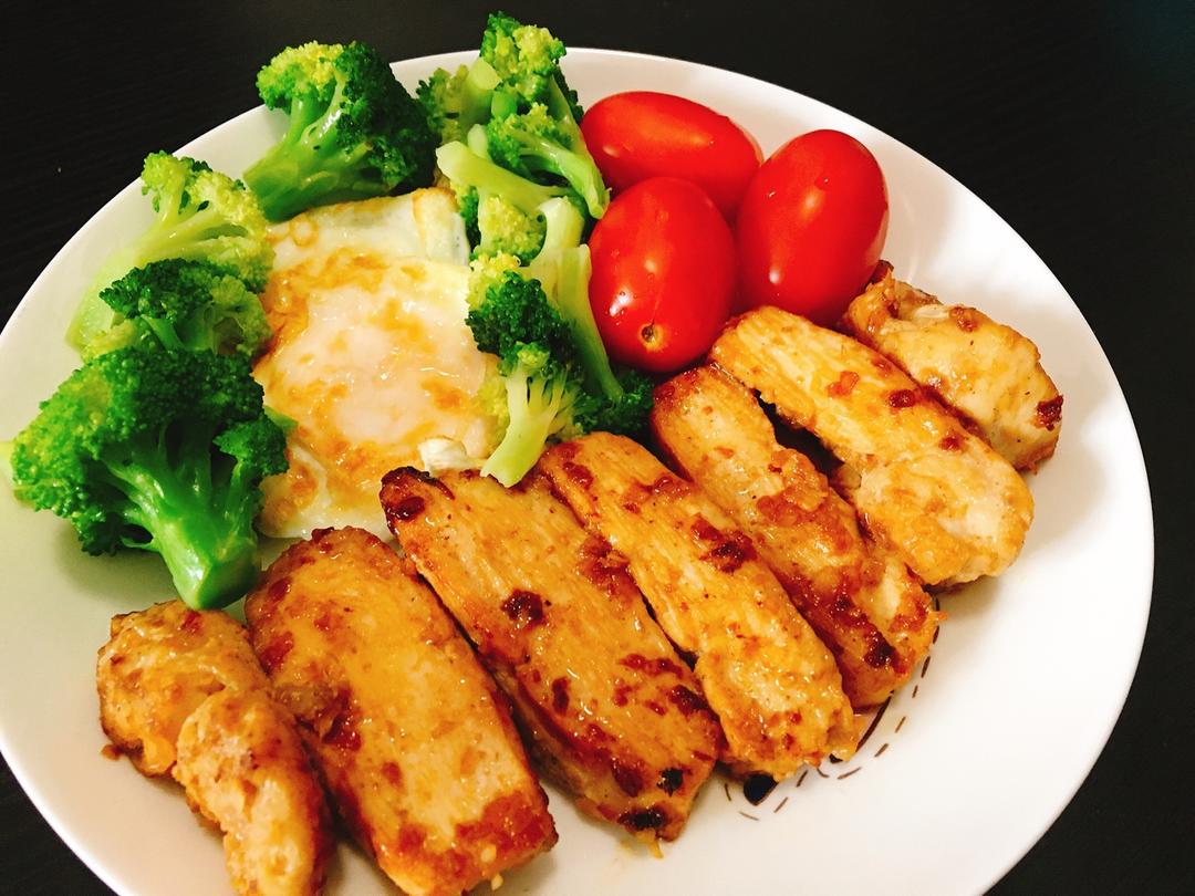 酷炫屌炸天好吃的煎鸡胸肉（香蒜蜂蜜煎鸡胸肉）