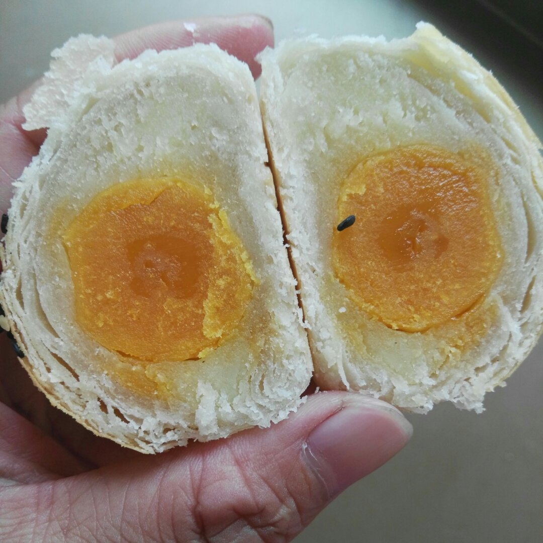 蛋黄酥：抹茶酥：（奶黄味）