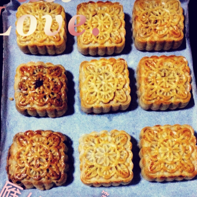 广式月饼——蛋黄莲蓉月饼