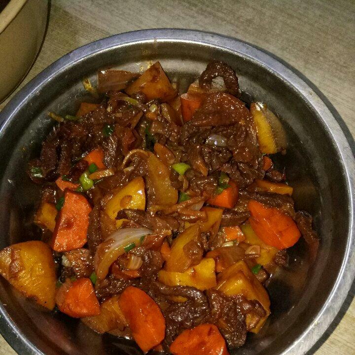 红烧牛肉土豆 （独家秘制）