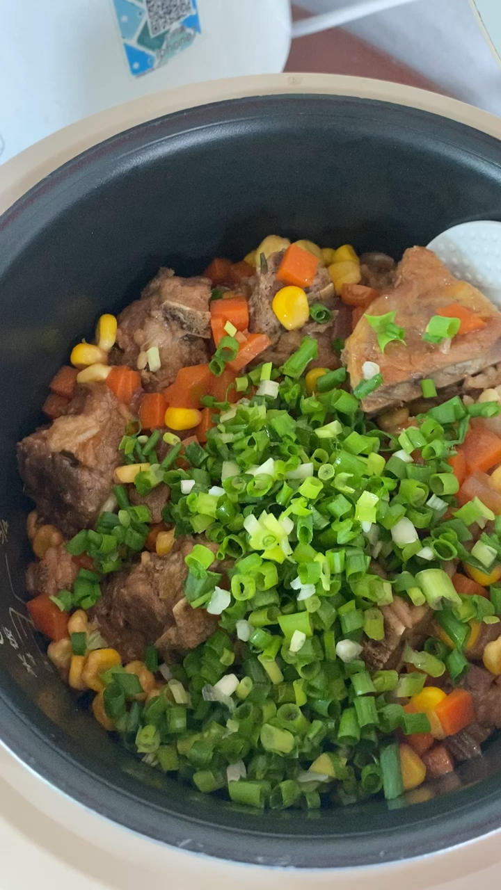 【排骨焖饭】