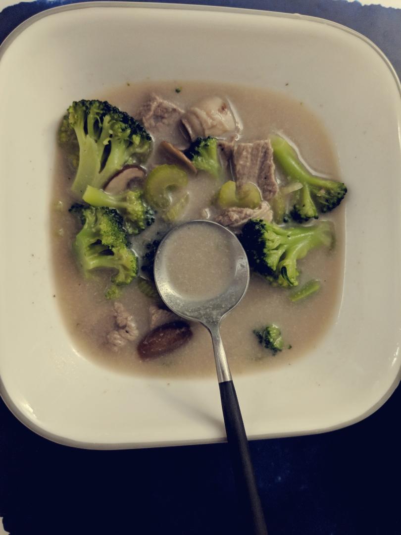 椒盐鲜蔬芋头浓汤