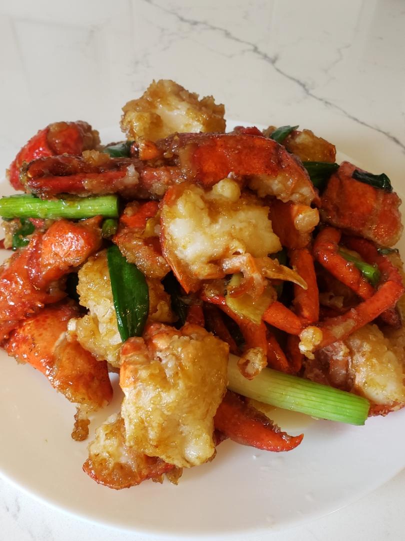 葱姜龙虾（附详细的拆解龙虾技巧，附精确地调料用量）