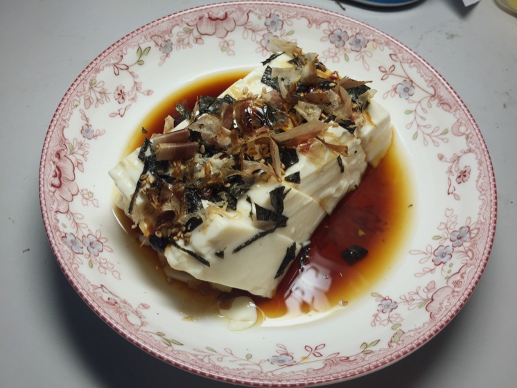 柴鱼海苔芝麻凉拌豆腐