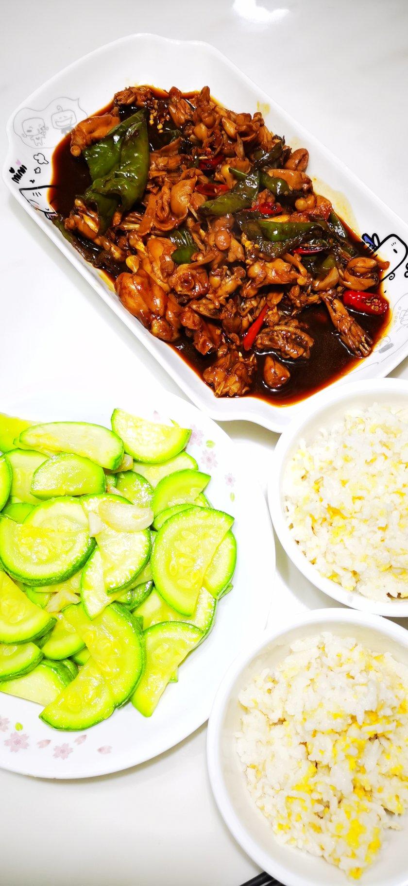 虾皮西葫芦 简单快手 用料少 零厨艺 小美版 清淡口感下饭菜 减脂期必备