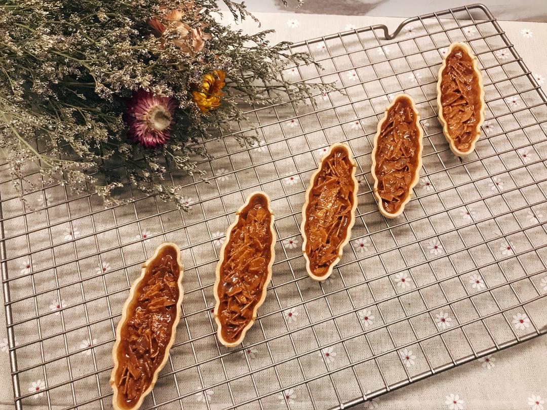 杏仁焦糖糯米船的做法