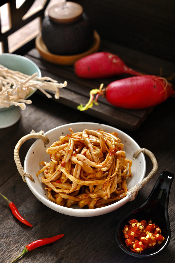 湖南志明厨师学校做的陈老师独家秘制酱萝卜&湖南传统辣椒萝卜条