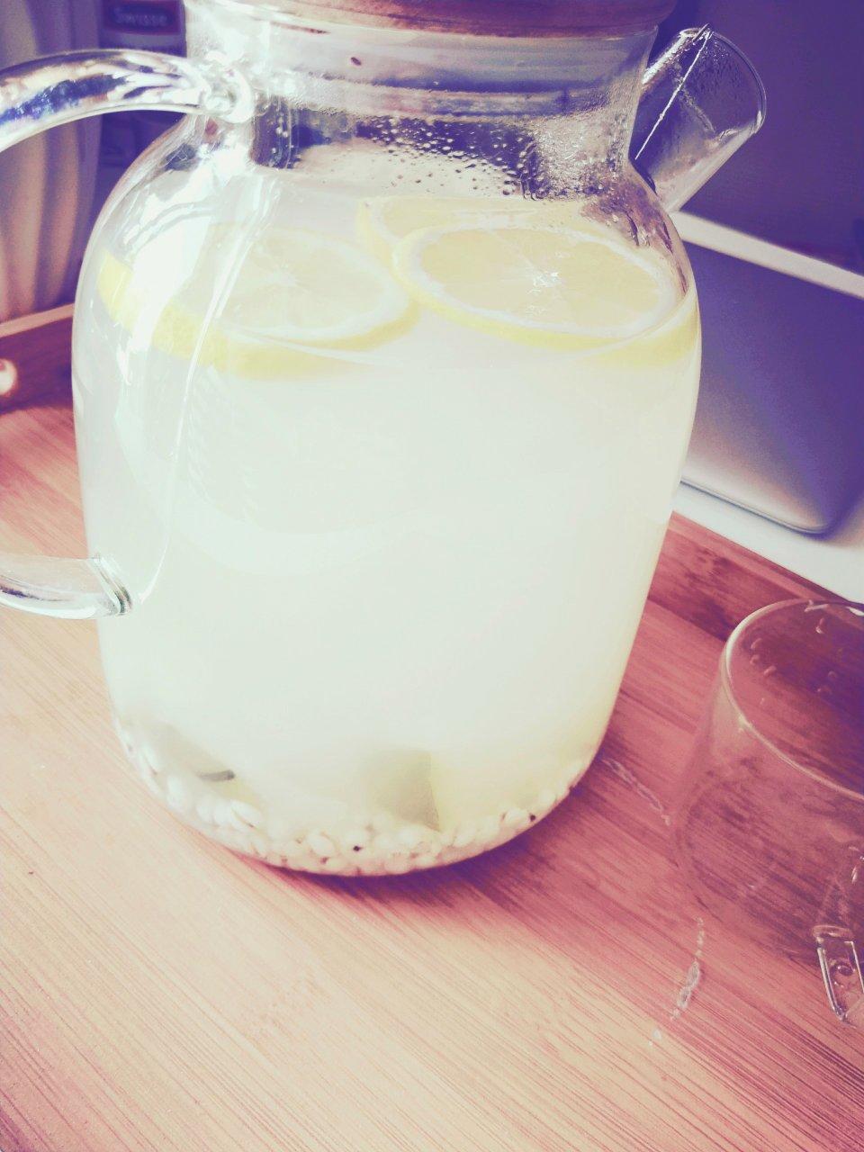 柠檬薏米水