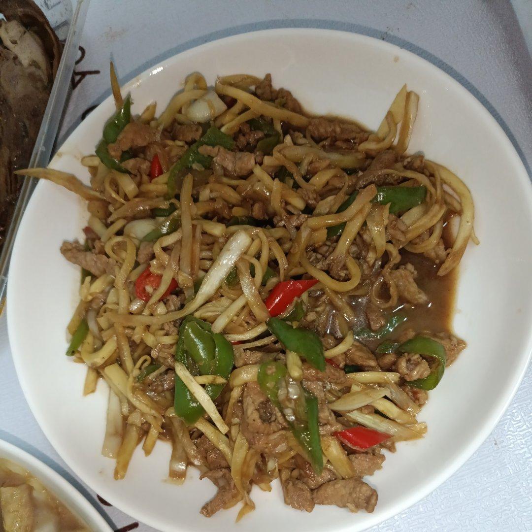 茭白这样做百吃不厌，茭白炒肉