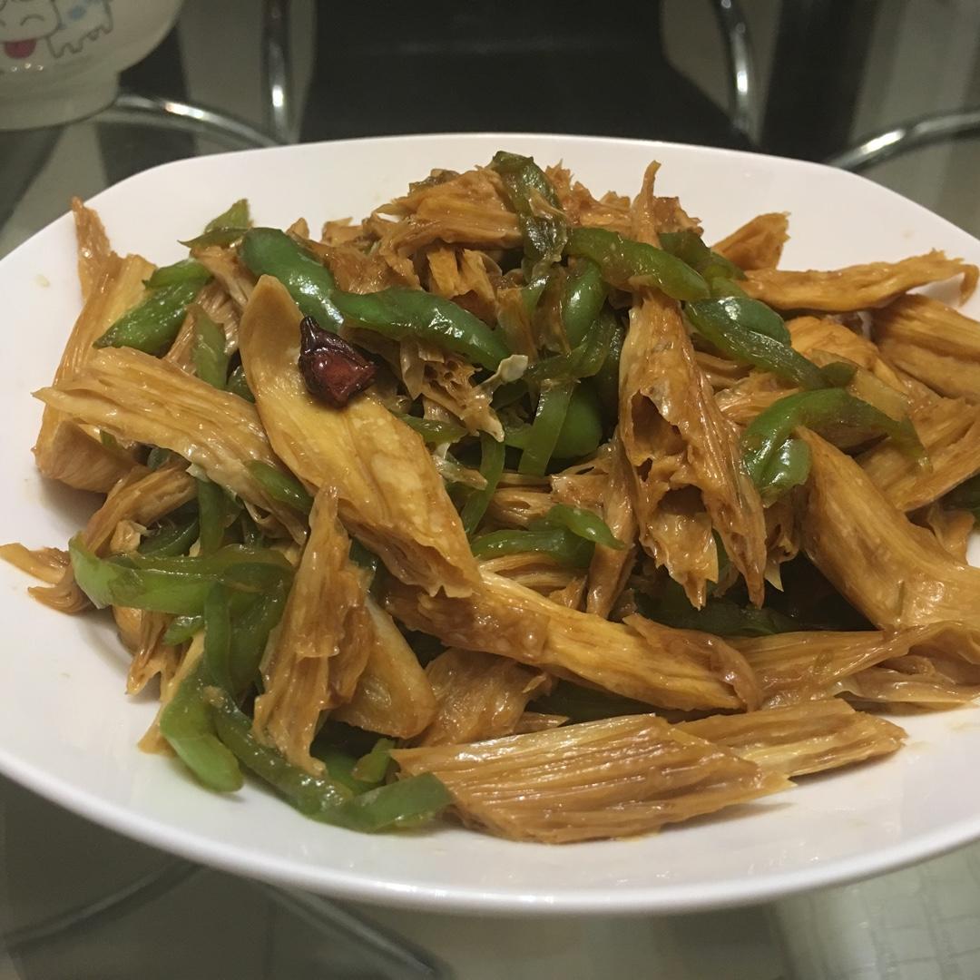 青椒木耳炒腐竹