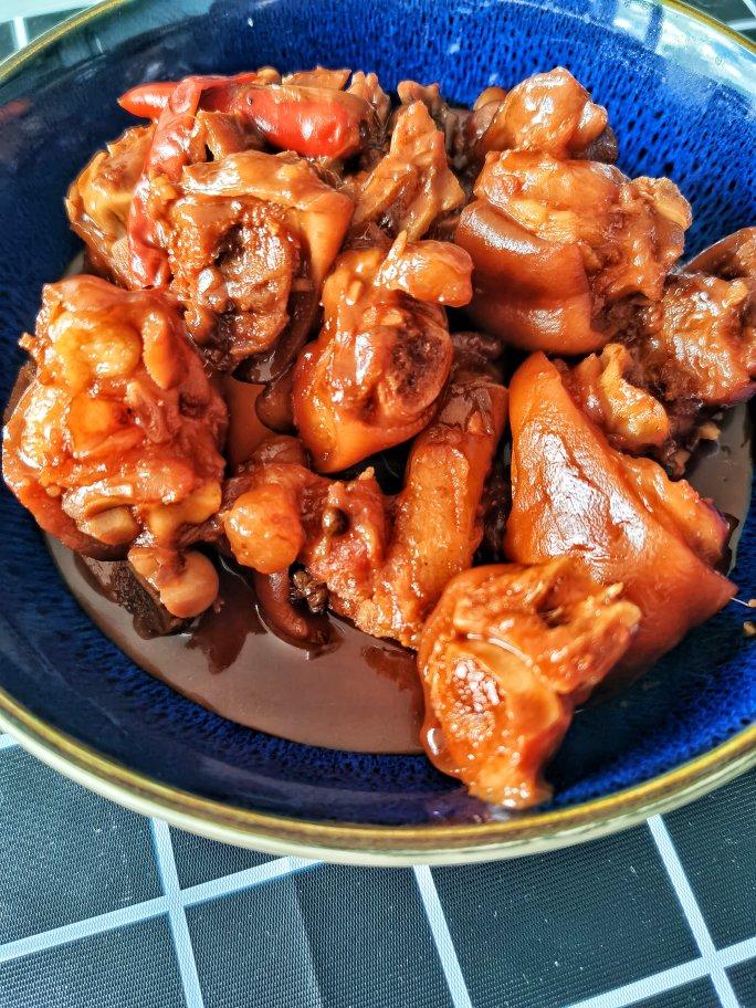 汤氏秘制酱猪蹄