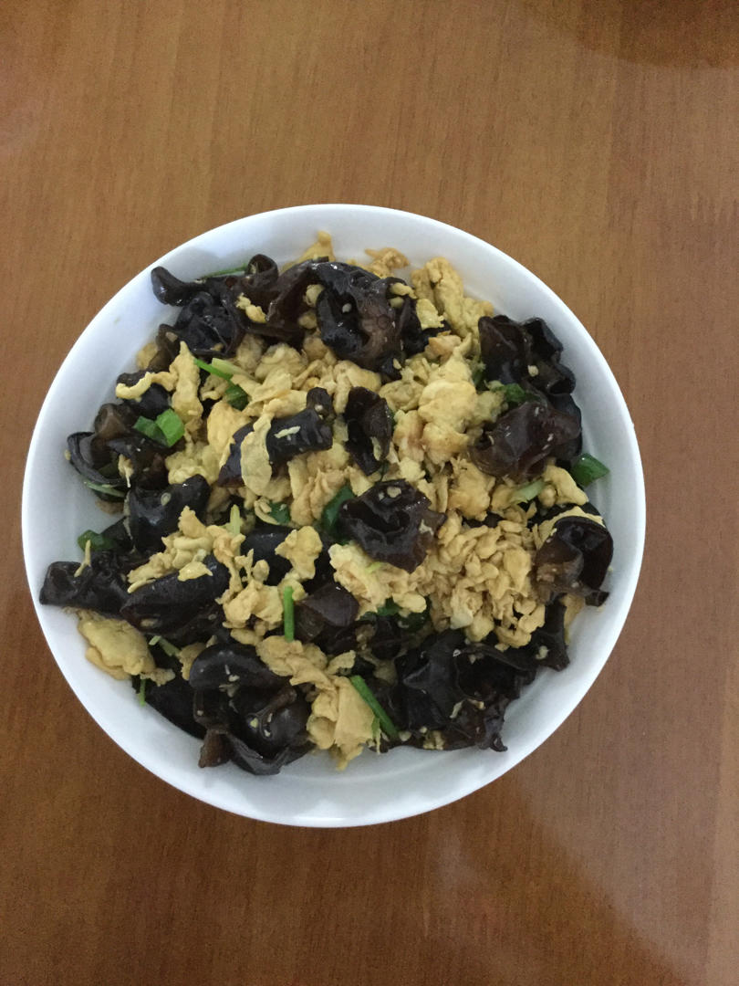 黑木耳青椒炒鸡蛋（营养又下饭）