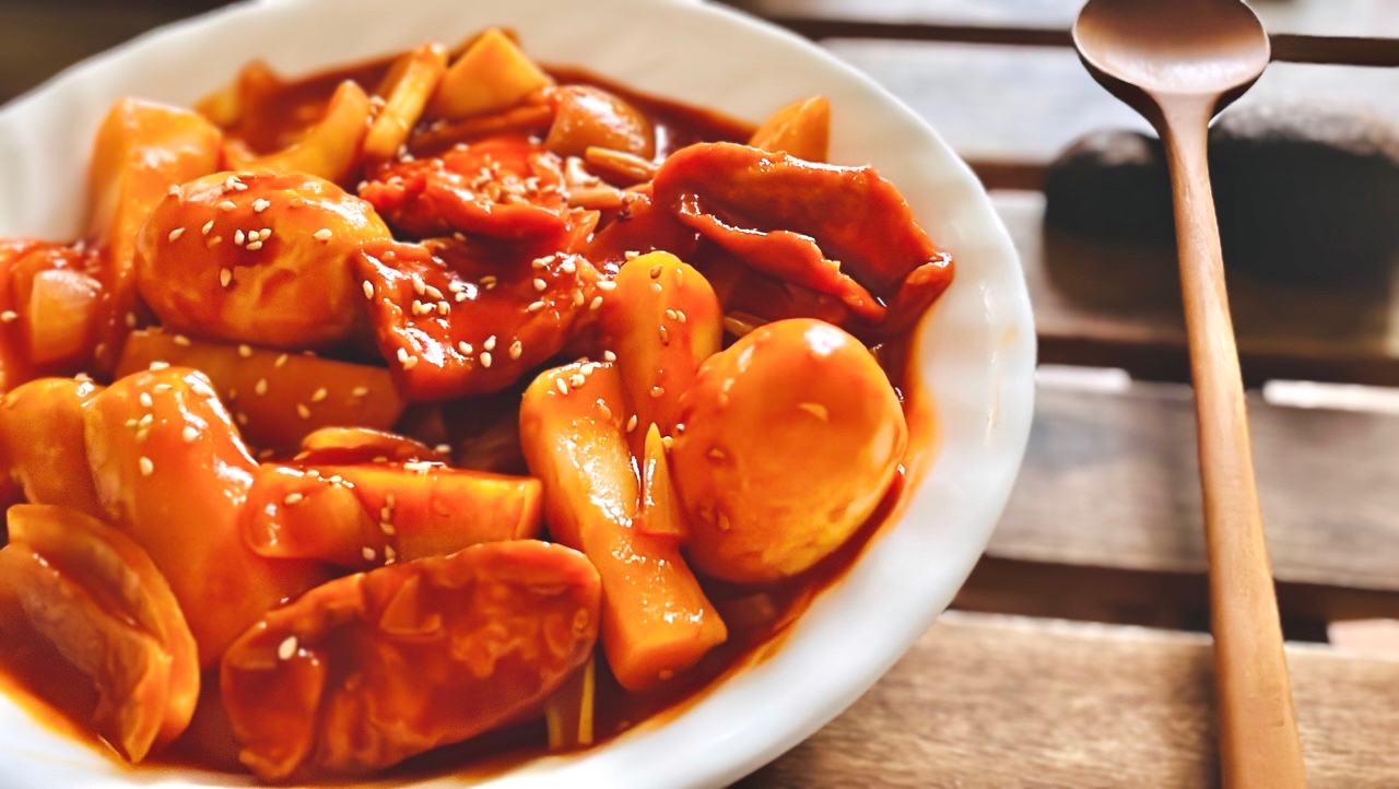 閃煮韓式火鍋醬-炒年糕-的做法 步骤3