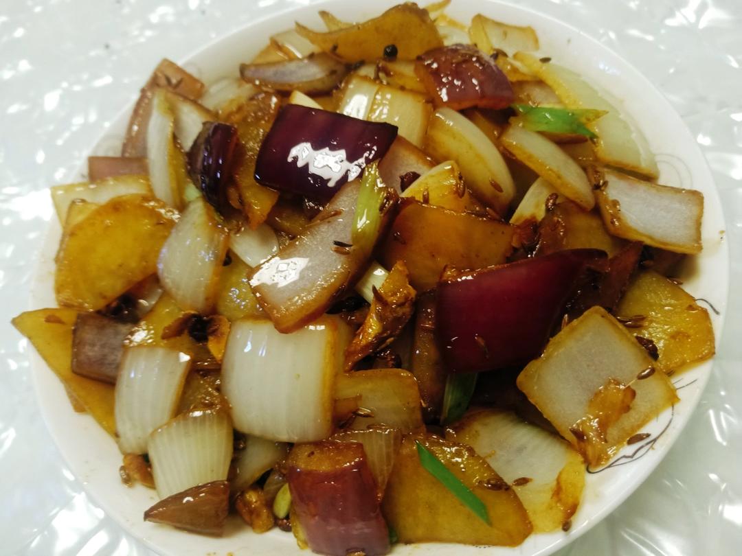 边吃边流泪的「孜然土豆片」