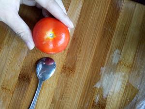 减肥西红柿酸奶汁的做法 步骤1