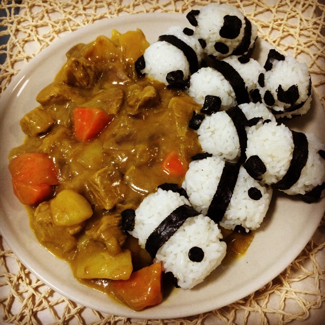 咖喱风熊猫吃翔