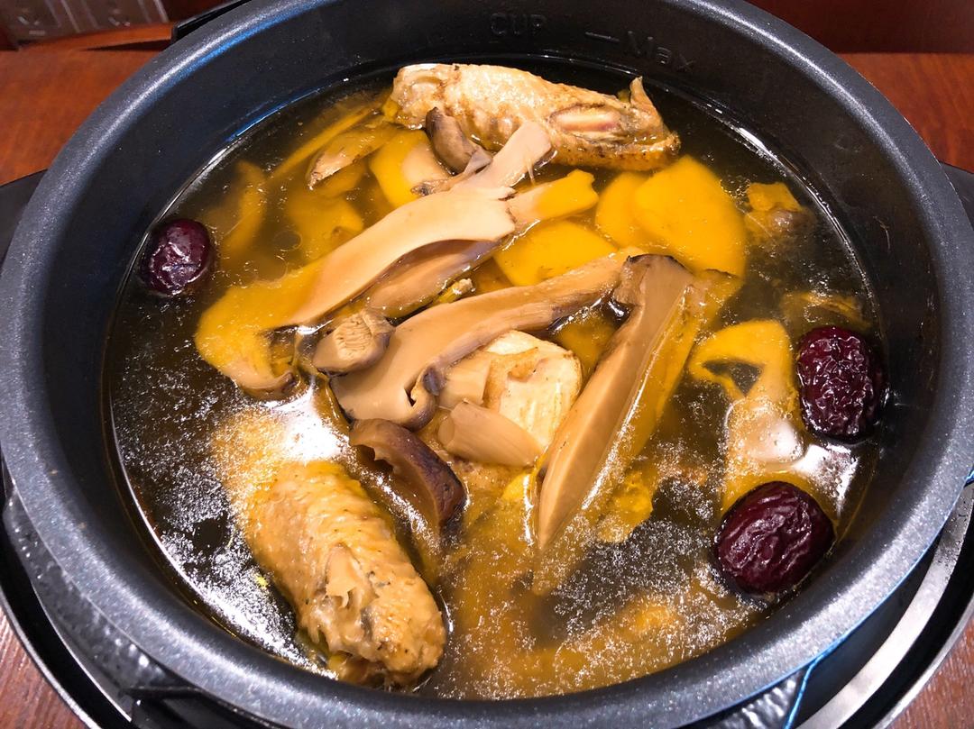 懒人松茸炖鸡汤的做法